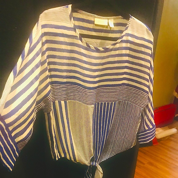 Chico’s size 1 top - Picture 1 of 7